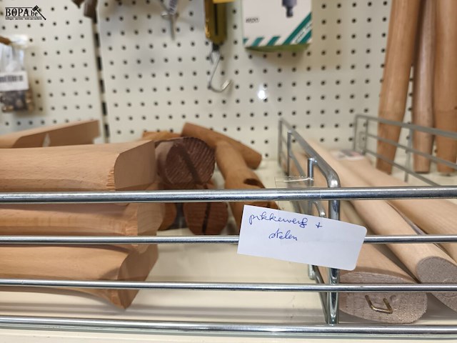 Lot 48 - diverse stelen. 17 stuks - afbeelding 6 van  6