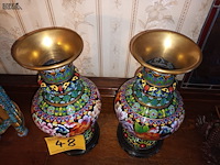 Lot 48 - koppel chinese vazen - afbeelding 2 van  6