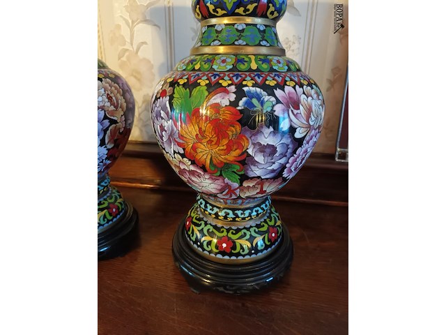 Lot 48 - koppel chinese vazen - afbeelding 3 van  6