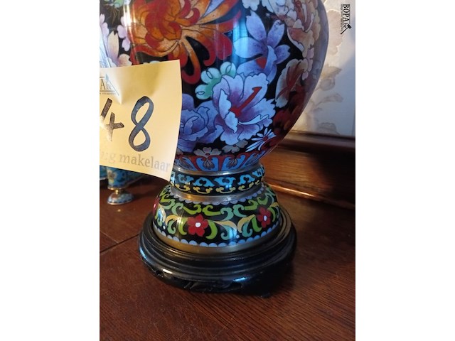 Lot 48 - koppel chinese vazen - afbeelding 4 van  6