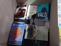 Lot 48 - leesboeken - 1 doos - afbeelding 1 van  3