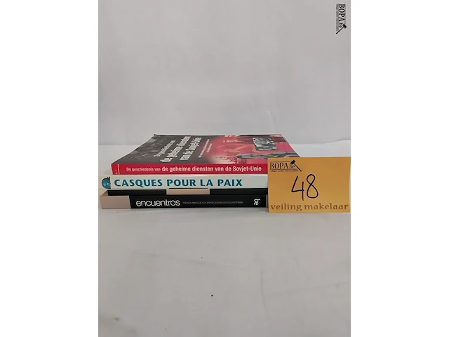 Lot 48 - lot boeken, blauwhelmen sovjet-unie, 3 stuks - afbeelding 1 van  1