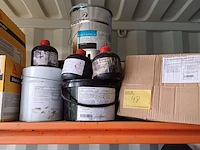 Lot 48 - lotje primers en coatings - afbeelding 1 van  1