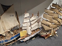 Lot 48 - modelboten 3 stuks - afbeelding 1 van  4