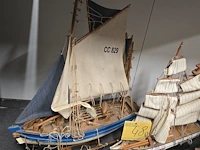 Lot 48 - modelboten 3 stuks - afbeelding 2 van  4