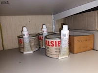 Lot 48 - plakband en houtpasta - afbeelding 3 van  5