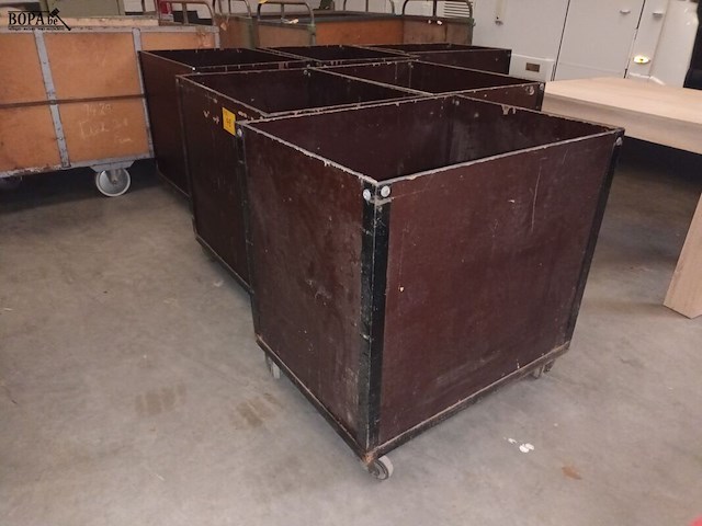 Lot 48 - rolcontainer. 6 stuks - afbeelding 2 van  3