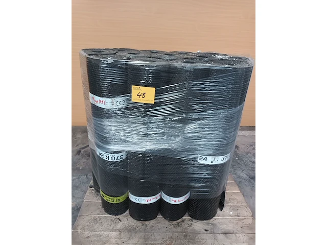 Lot 48 - roofing. 13 stuks - afbeelding 1 van  5