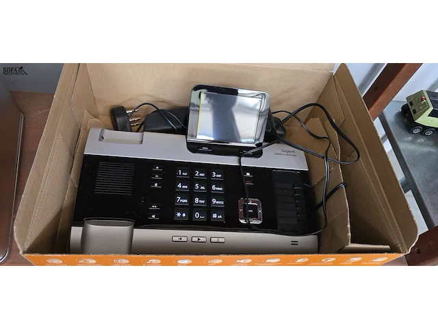 Lot 48 - vintage draadloze intercom en all in one gigaset - afbeelding 4 van  5