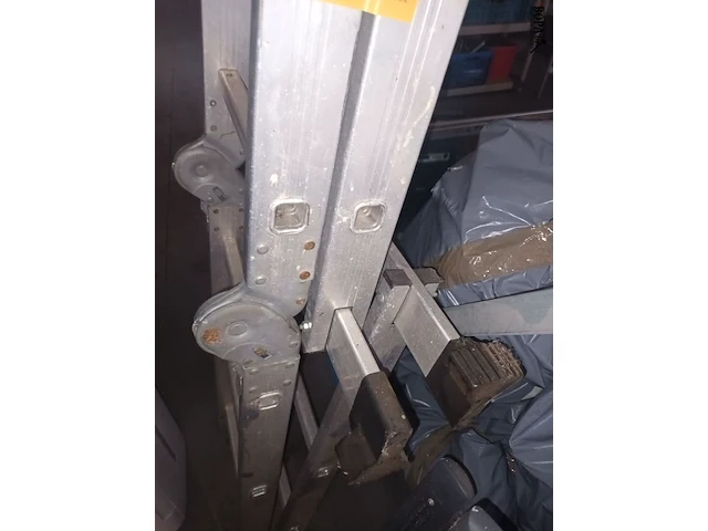 Lot 48 - vouwladder - afbeelding 4 van  4