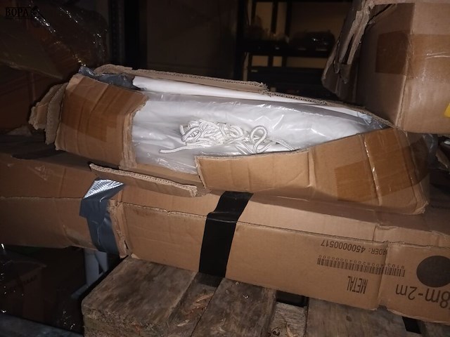 Lot 48 - witte partytent - afbeelding 3 van  4