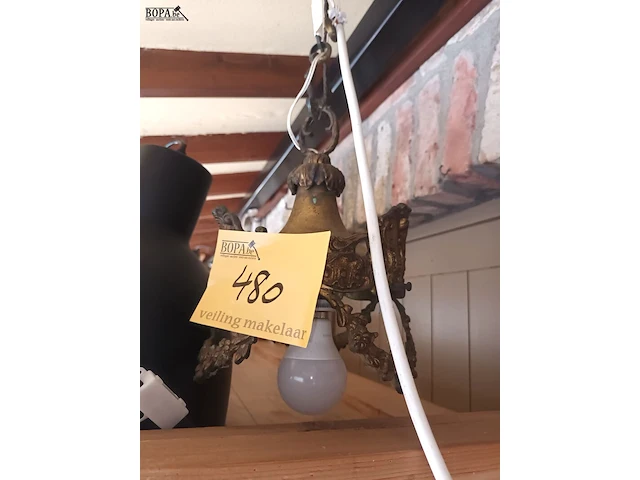 Lot 480 - hanglamp. 2 stuks - afbeelding 3 van  3