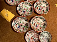 Lot 481 - set fijn chinees porselein 8 kopjes en 8 bordjes/4 kommen - afbeelding 3 van  5