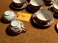 Lot 481 - set fijn chinees porselein 8 kopjes en 8 bordjes/4 kommen - afbeelding 4 van  5