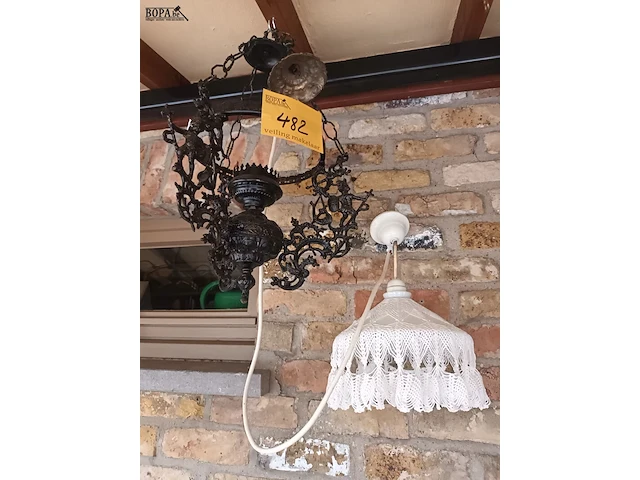 Lot 482 - hanglamp. 2 stuks - afbeelding 1 van  4