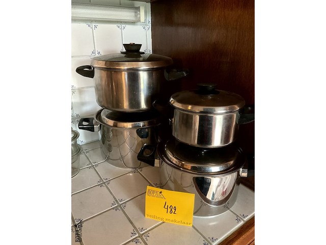 Lot 482 - roestvrij stalen kookpotten, 4 stuks - afbeelding 1 van  4