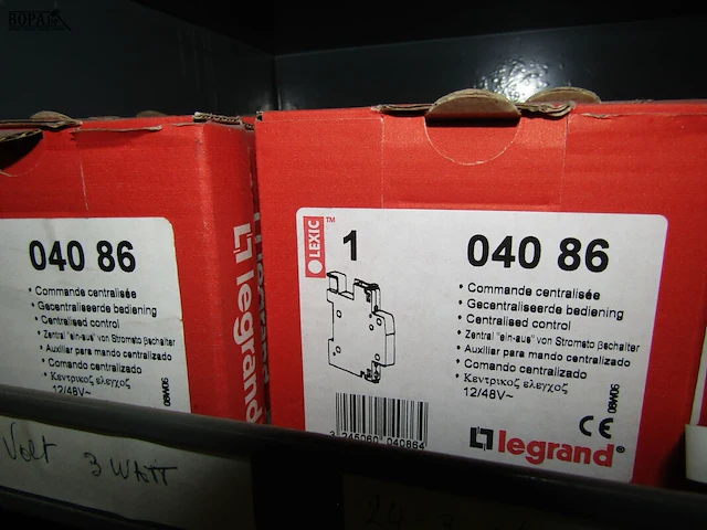 Lot 484 - metalen sorteerrekken met inhoud. 2 stuks - afbeelding 4 van  9