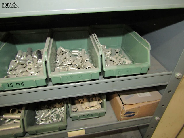 Lot 484 - metalen sorteerrekken met inhoud. 2 stuks - afbeelding 8 van  9