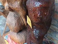 Lot 485 - houten gesculpteerd beeld. 2 stuks - afbeelding 5 van  5