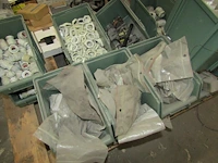 Lot 486 - machine onderdelen en sorteerbakjes - afbeelding 5 van  7