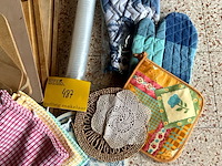 Lot 487 - houten planken,pannelappen onderzetters, 17 stuks - afbeelding 3 van  3