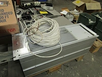 Lot 487 - verdeelkast, frequentieregelaar en kabel - afbeelding 3 van  4