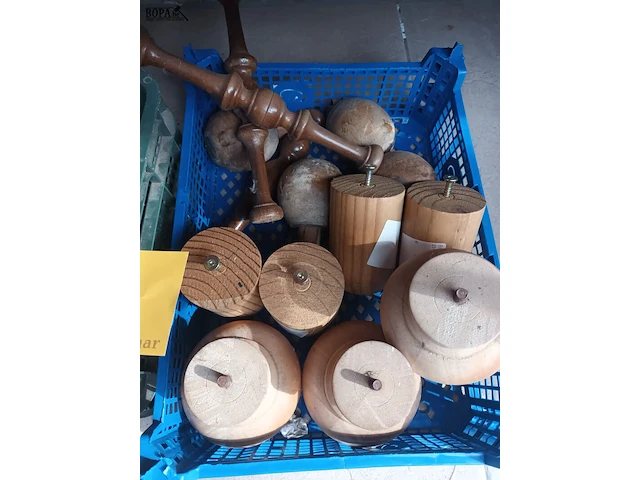 Lot 488 - diversen. 2 bakken - afbeelding 2 van  4