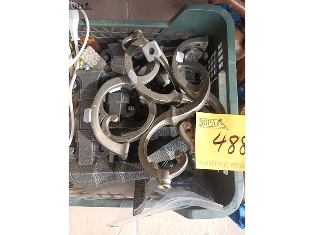 Lot 488 - diversen. 2 bakken - afbeelding 3 van  4