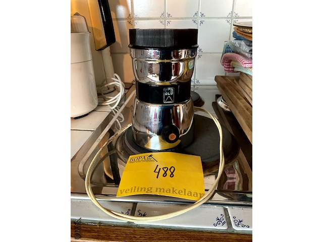Lot 488 - electrische seb koffiemolen - afbeelding 1 van  3