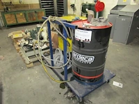 Lot 488 - kar met olievaten en pompen - afbeelding 2 van  3