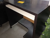 Lot 49 - bijzettafel en plexischerm - afbeelding 2 van  4