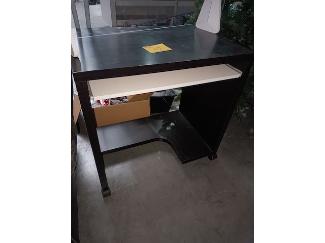 Lot 49 - bijzettafel en plexischerm - afbeelding 3 van  4