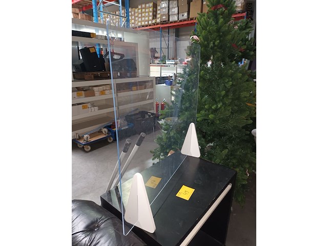 Lot 49 - bijzettafel en plexischerm - afbeelding 4 van  4