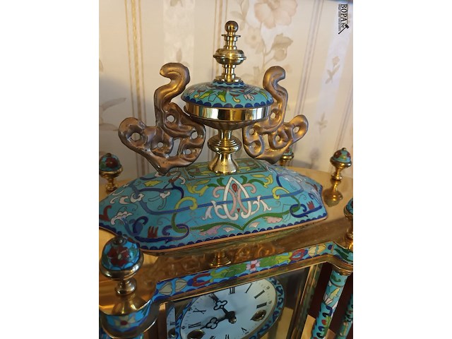 Lot 49 - chinese cloisonné klok - afbeelding 4 van  6