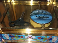 Lot 49 - chinese cloisonné klok - afbeelding 6 van  6