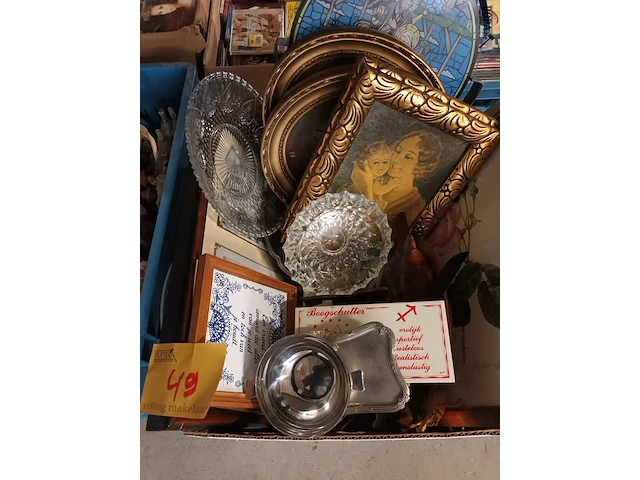 Lot 49 - decoratie - afbeelding 2 van  5