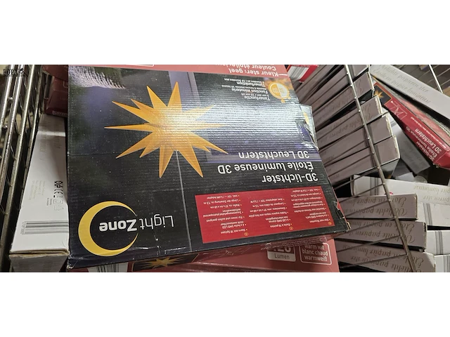 Lot 49 - inhoud mand lichtgevende kerststerren - afbeelding 5 van  5