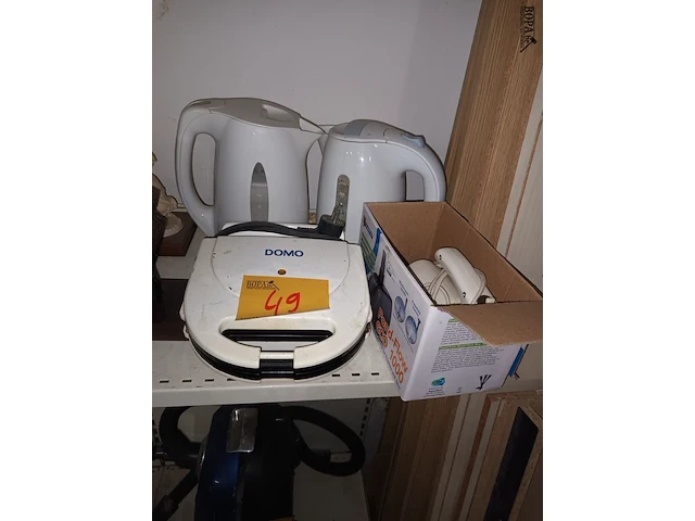 Lot 49 - keuken elektro. 4 stuks - afbeelding 1 van  4