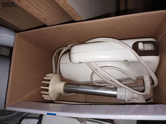 Lot 49 - keuken elektro. 4 stuks - afbeelding 2 van  4