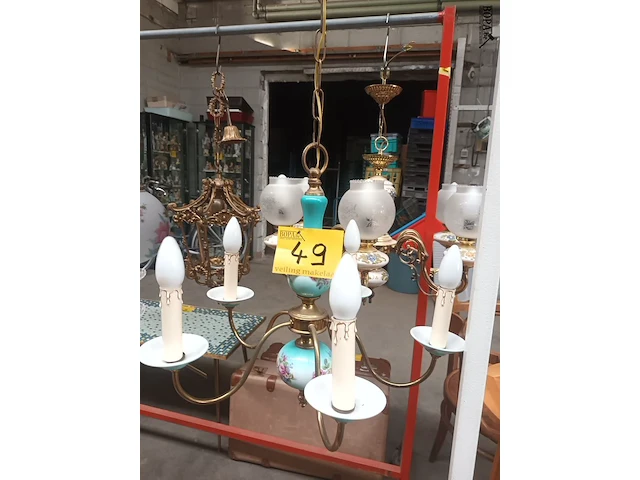 Lot 49 - luster - afbeelding 1 van  4
