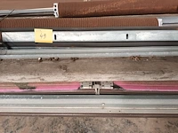 Lot 49 - manuele sectionale poort met deur - afbeelding 1 van  6