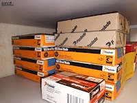 Lot 49 - paslode en hilti nagels. 18 dozen - afbeelding 3 van  3