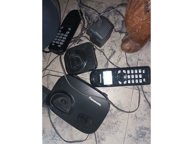 Lot 49 - radio en telefonie. 3 stuks - afbeelding 4 van  4