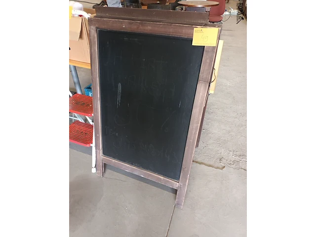 Lot 49 - stoepbord - afbeelding 1 van  3