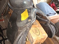 Lot 49 - zadel - afbeelding 2 van  3