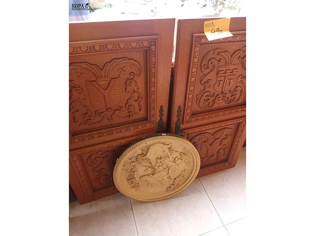 Lot 490 - klein meubilair, kast, decoratie - afbeelding 8 van  9