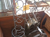 Lot 491 - smeedijzeren wijnrekjes. 5 stuks - afbeelding 1 van  5