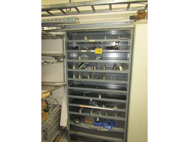 Lot 492 - metalen sorteerrekken. 6 stuks - afbeelding 3 van  3