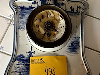 Lot 493 - delft keukenklok gemerkt - afbeelding 1 van  3