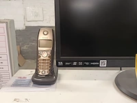 Lot 494 - computer configuratie, radio en telefoon - afbeelding 3 van  8